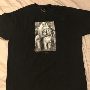 Primitive t shirt